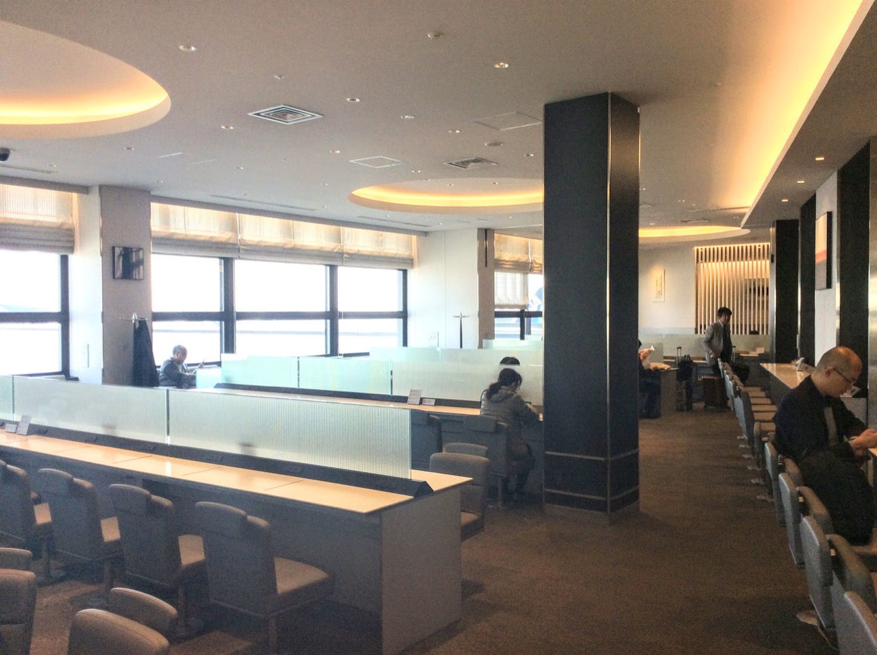 伊丹空港ANA Loungeのビジネスエリア